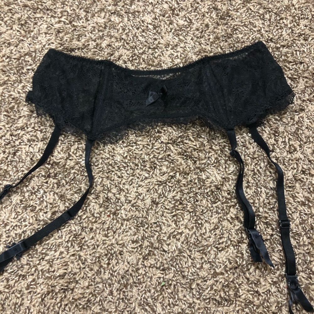 Victoria’s Secret Garter Belt